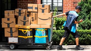 Amazon a concediat peste 30.000 de oameni, iar acum îi vrea înapoi
