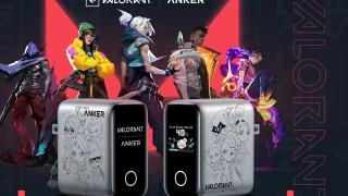 Anker transformă încărcătorul într-un gadget: display, teme VALORANT și monitorizarea bateriei