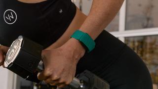 Apple își rezervă locul în trenul Whoop: pregătește o brățară fitness fără ecran
