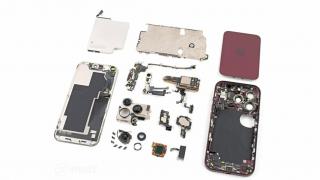 Nota 7 pentru iPhone 18 Pro Max de la iFixit: baterie mare, dar un risc neașteptat la schimbarea ei