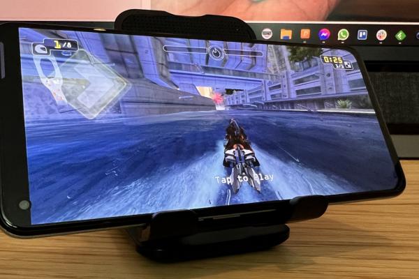 realme GT Neo 2: Acustica stereo livrează, mai mult cu speakerul de jos totuşi