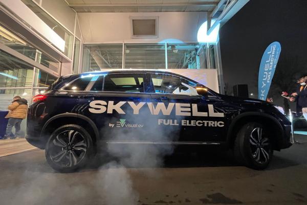 Am văzut pe viu Skywell ET5 - primul automobil electric distribuit de Allview în România, prin noua companie Visual EV (Info + impresii)