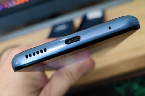 Motorola Moto G60: Baterie de cursă lungă, dar fără recorduri deosebite