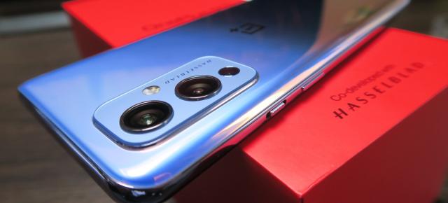 Turul Magazinelor #1029: OnePlus 9 şi iPhone SE 2020 la cel mai bun preţ, glob disco pentru Revelion şi trotinete food delivery la ofertă