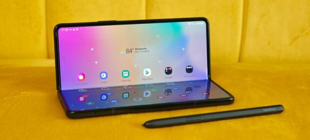 Samsung oprește actualizarea la One UI 4 (Android 12) pentru Galaxy Z Fold3 și Z Flip3 din cauza unor probleme și bug-uri semnalate de către utilizatori