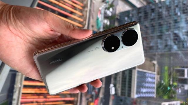 <b>Huawei P50 Pro este așteptat să debuteze global în această lună, dar vine cu EMUI și nu HarmonyOS</b>O veste recent aflată este și aceea că Huawei are în plan lansarea flagship-ului P50 Pro și pe plan global până la final de an, doar că acum apar extra informații la mijloc. Urmând exemplul lui nova 9, se pare că și în cazul lui Huawei P50 Pro