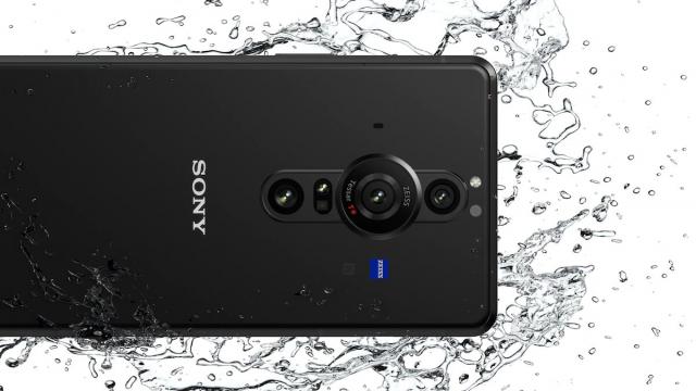 <b>Preț și disponibilitate Sony Xperia Pro-I în România</b>Finalul lunii decembrie ne aduce un smartphone mult așteptat la vânzare pe plan local și anume modelul Sony Xperia Pro-I, un terminal care a sosit pe nepusă masă și cu accentul pus pe camera foto. Cât costă acest flagship, care este 