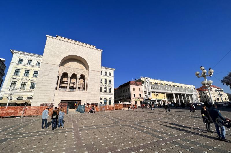 Zona Centrală, Opera Națională, Castelul Huniade, Catedrala Metropolitană: Zona-Centrala-Opera-Naționala-Castelul-Huniade-Catedrala-Metropolitana_008.jpg