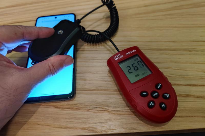 Luminozitate display Motorola Moto G60 și ecranul văzut la microscop: Motorola-Moto-G60_047.jpg