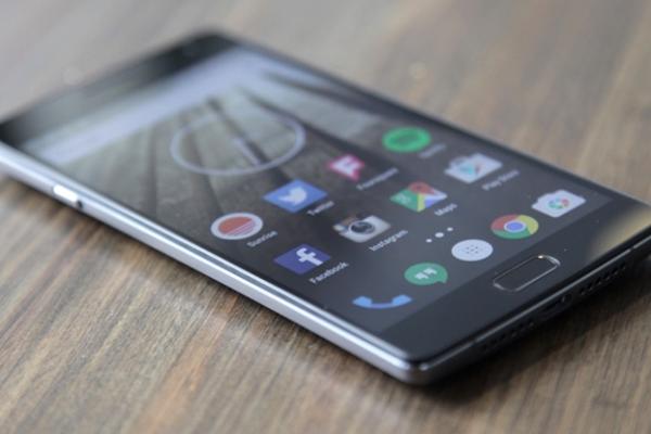 OnePlus oprește suportul software pentru smartphone-ul OnePlus 2; telefonul nu va mai primi actualizarea la Android Nougat