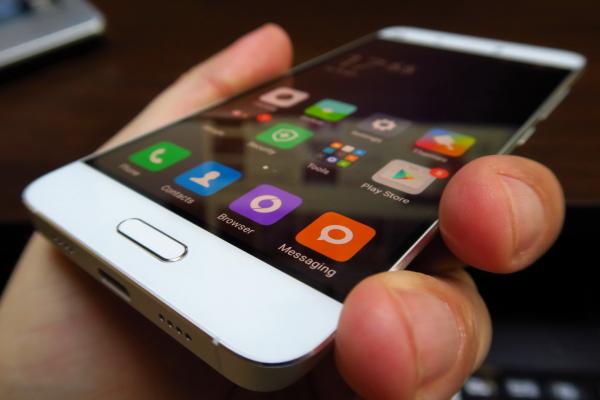 Fost flagship la super preţ: Xiaomi Mi 5 scade sub 1000 de lei la un retailer din China