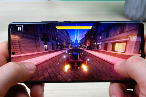 Xiaomi 12 Pro: Benchmark-uri cu medalie de aur în AnTuTu, top 5-10 în rest