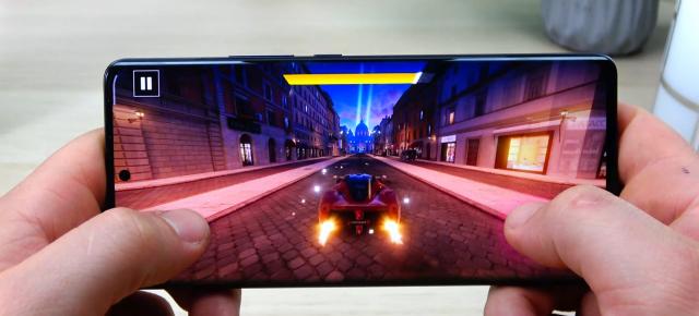 Xiaomi 12 Pro: Benchmark-uri cu medalie de aur în AnTuTu, top 5-10 în rest