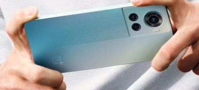 OnePlus Ace apare în fotografii hands on şi clipuri video; Va fi un OnePlus 10R?