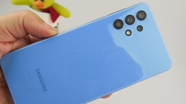 <b>One UI 4.1 ajunge acum pe Galaxy A32 5G, unul dintre cele mai ieftine telefoane 5G din portofoliul Samsung</b>În luna ianuarie a anului trecut debuta Galaxy A32 5G, unul dintre cele mai ieftine terminale care beneficiază de conectivitate 5G din portofoliul Samsung. El a venit cu Android 11 și interfața One UI 3.1 la debut, dar iată că noul Android 12 și interfața