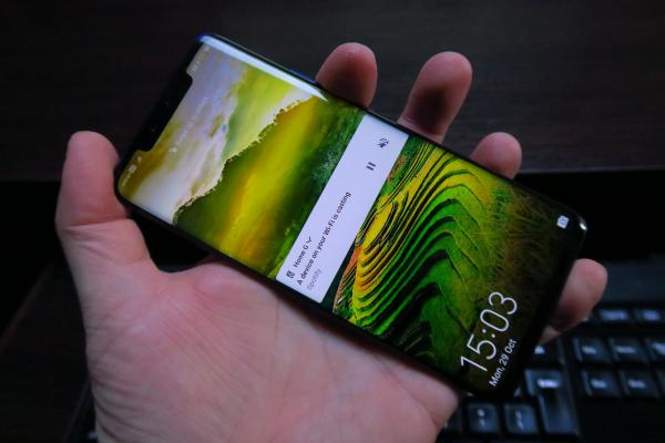 Huawei Mate 20 Pro: Display bun, luminos, dar nu la fel de luminos ca pe Huawei P20 Pro