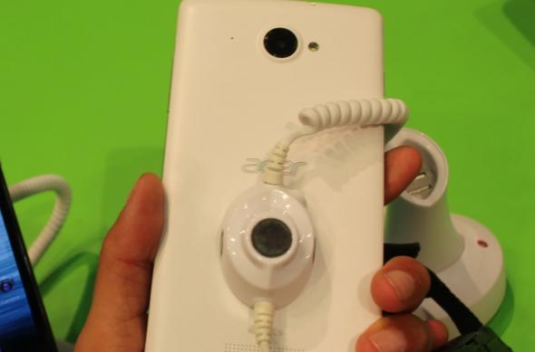 IFA 2013: Acer Liquid S1, un phablet de nouă generație Într-un preview rapid (Video): acer_liquid_s1_ifa_2013_mobilissio_ro_03jpg.jpg