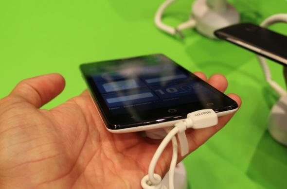 IFA 2013: Acer Liquid S1, un phablet de nouă generație Într-un preview rapid (Video): acer_liquid_s1_ifa_2013_mobilissio_ro_10jpg.jpg