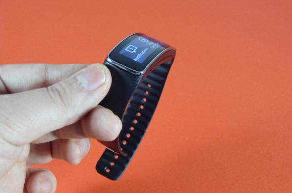 Samsung Gear Fit Review: gadget de fitness cu design atractiv, dar cu unele lipsuri (Video): samsung_gear_fit_review_mobilissimo_49jpg.jpg