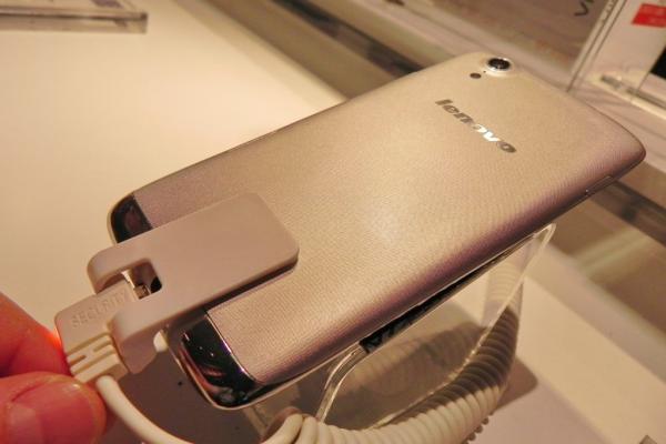 MWC 2014: Lenovo Vibe X hands on preview demo - unul dintr cele mai subțiri telefoane Full HD din lume (Video)