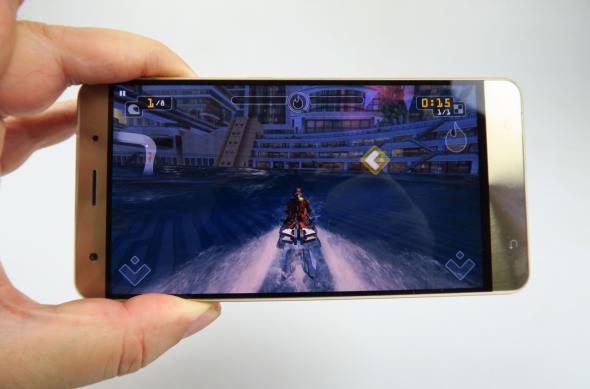ASUS ZenFone 3 Deluxe (ZS570KL) - Galerie foto Mobilissimo.ro: ASUS-ZenFone-3-Deluxe_085.JPG
