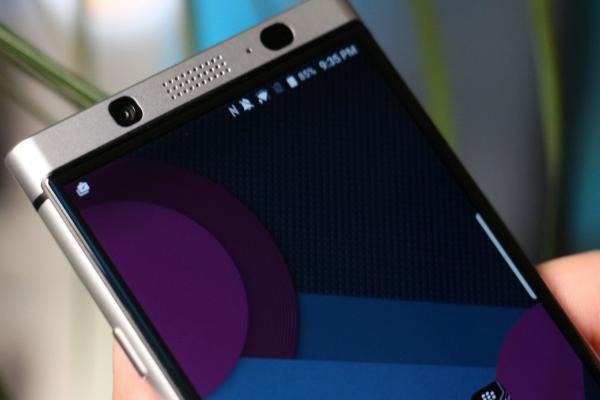 BlackBerry Mercury primeşte un hands on cu uşile închise la CES 2017, deşi nu va fi anunţat acolo; Iată primele impresii (Video)