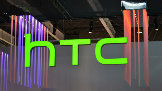 <b>HTC urmează să lanseze 3 noi smartphone-uri în trimestrul întâi al anului viitor, conform unor surse din Taiwan</b>Potrivit unui raport sosit din Taiwan, se pare că cei de la HTC pregătesc nici mai mult nici mai puțin de 3 smartphone-uri pentru lansare în trimestrul 1 al anului viitor, modele așteptate la CES și MWC. Printre acestea vom vedea cel mai probabil și 