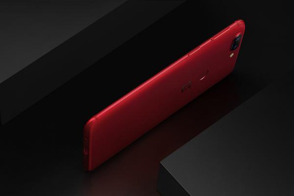 OnePlus 5T Lava RED - Fotografii oficiale