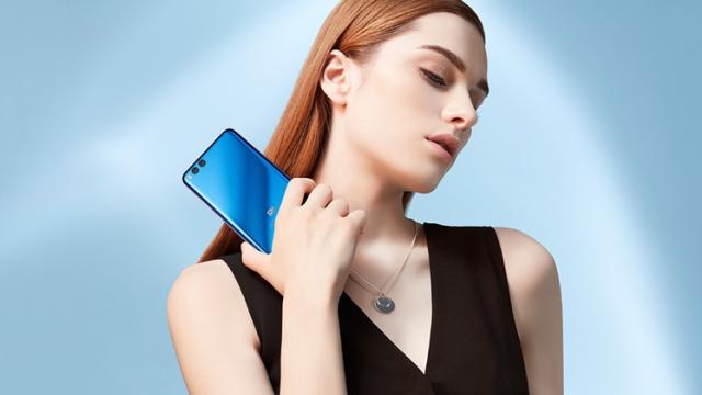 <b>Xiaomi Mi Note 3 costă acum doar ~1.399 lei cu TVA inclus pe site-ul Lightinthebox.com</b>În ultima vreme retailerul chinez Light in the box ne surprinde cu tot soiul de reduceri atractive, cea mai recent fiind asociată phablet-ului Xiaomi Mi Note 3. În această perioadă smartphone-ul se vinde pentru suma de doar 1.399 lei