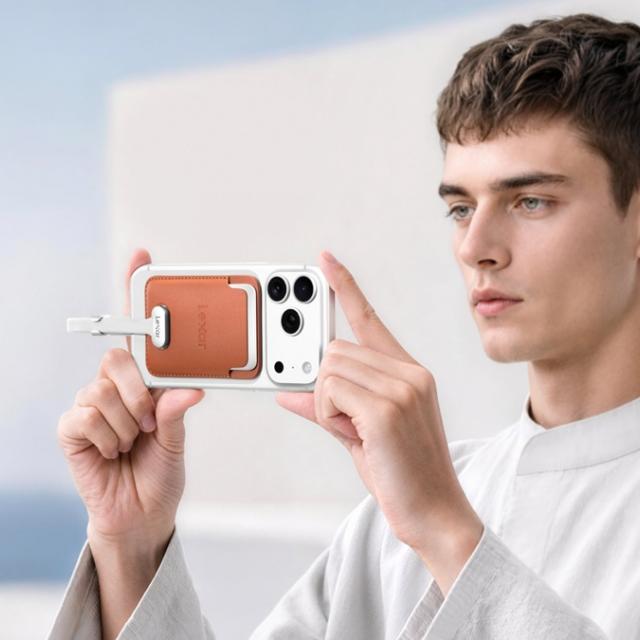 Lexar Muse: SSD portabil, magnetic, cu stocare ProRes 4K la 120fps pentru iPhone