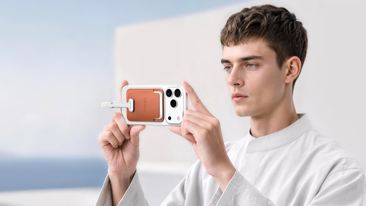 IFA 2026: Lexar Muse este un SSD aproape cât un card, se lipește magnetic de iPhone și poate stoca direct filmări ProRes 4K la 120 fps