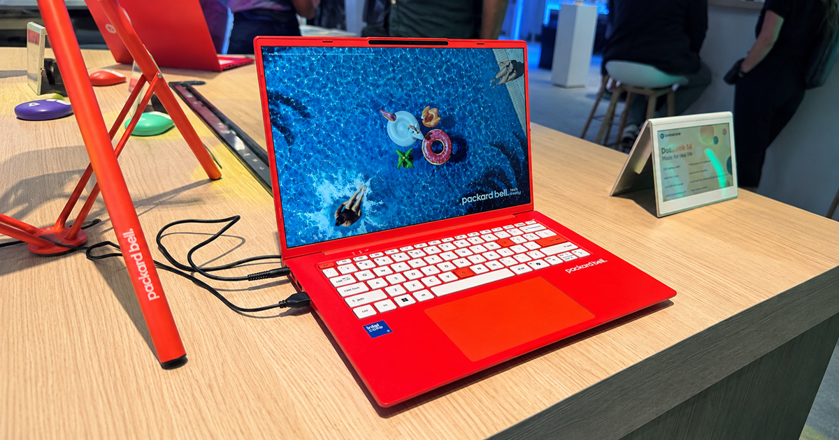 Packard Bell revine la IFA 2026 sub umbrela Acer: hands-on cu DotBook, telefonul 4G și gadgeturile noii game