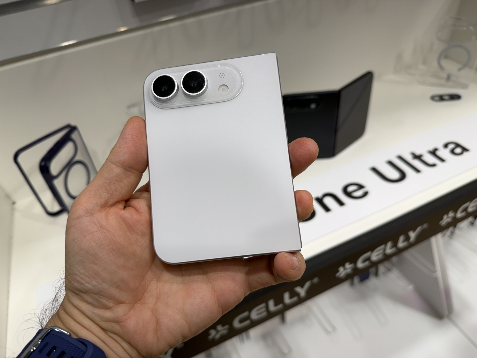 iPhone Ultra la IFA 2023 (galerie)