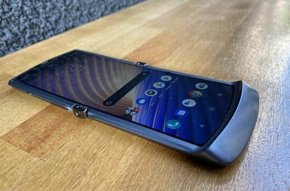 Motorola RAZR 5G - Galerie foto Mobilissimo.ro: Motorola-RAZR-5G_050.jpg