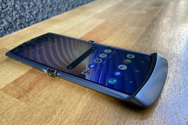 Motorola RAZR 5G - Galerie foto Mobilissimo.ro