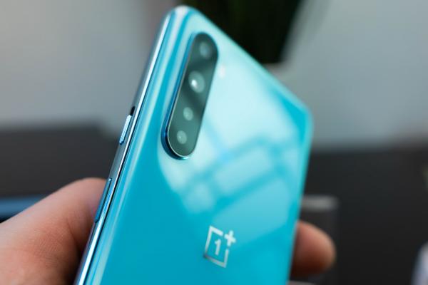 OnePlus Nord: Camera campion super-high-midrange la low light, filmare cinematică