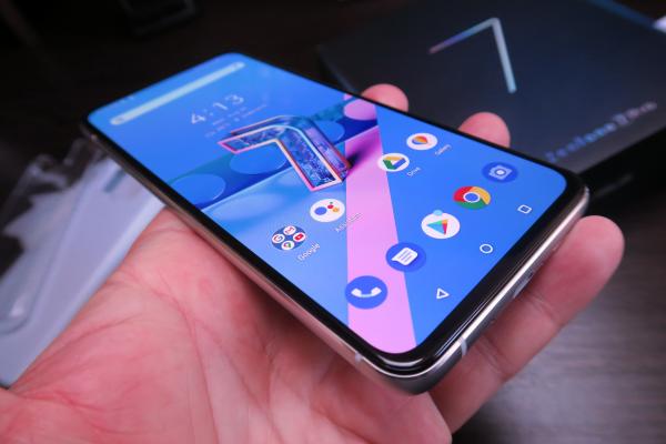 ASUS ZenFone 7 Pro: Benchmark-uri cu scoruri imense, chiar şi peste ASUS ROG Phone 3