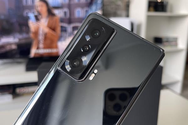 Honor Magic Vs: Cameră între Honor 70 şi Magic 4 Pro, stabilizare bunicică