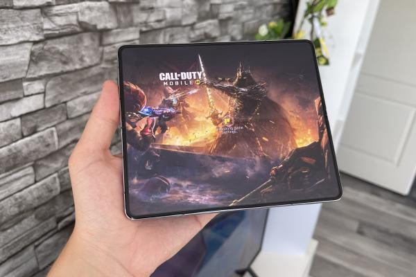 Samsung Galaxy Z Fold5: Cum stăm cu performanța pe noul pliabil cu Snapdragon 8 Gen2 și ce rezultate am atins în benchmark-uri?