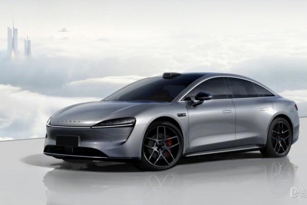Chery Luxeed este cel mai nou sedan electric ce adoptă platforma HUAWEI HarmonyOS 4.0, cu vibe de Porsche Taycan