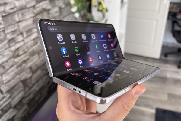 Samsung Galaxy Z Fold5: OneUI 5.1.1 este la posturi și aduce îmbunătățiri pe partea de multitasking