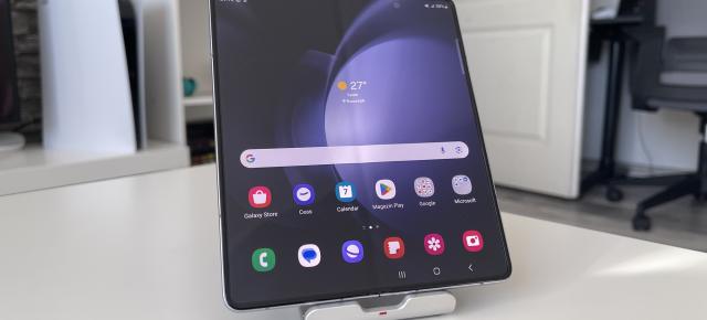 Samsung Galaxy Z Fold5: O experiență vizuală familiară cu boost la capitolul luminozitate pentru ambele display-uri