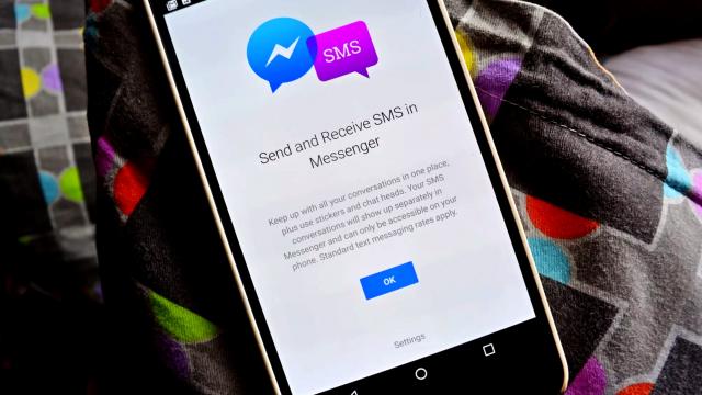 <b>Facebook Messenger renunță la suport pentru SMS-uri pe 28 septembrie</b>Facebook oferea la un moment dat funcţionalitatea de a trimite şi primi mesaje text via Messenger şi asta se întâmplă în 2016. Funcţia aceasta va fi casată acum, în anul de graţie 2023, aşa cum ne informează chiar Facebook 

