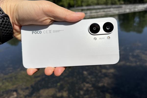 POCO X8 Pro Max: Conectivitatea e asigurată de 5G, WiFi 7, NFC și Xiaomi Offline Communications la concerte sau în drumeții