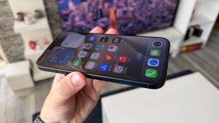 Apple iPhone 18 Pro Max: iOS 27 rafinează experiența, AI-ul rămâne însă cu semnul întrebării în Europa