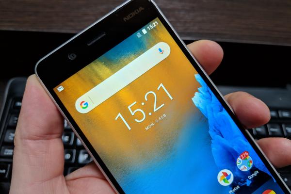 Nokia 5: Display luminos, de calitate, culori cam reci