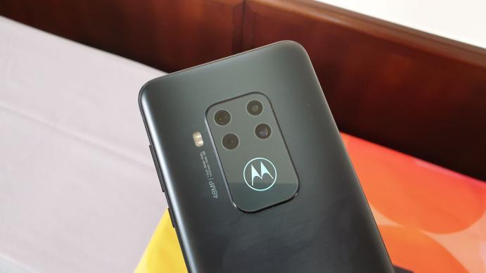 Motorola One Zoom - Fotografii oficiale: Motorola-One-Zoom_003.jpg