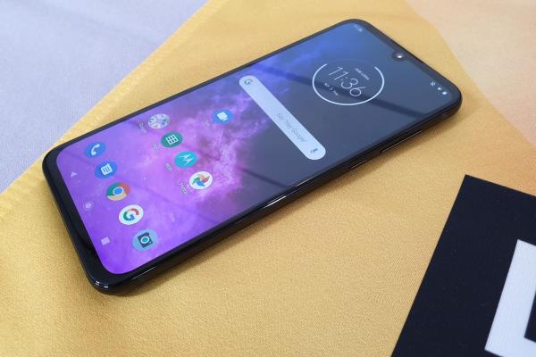 Motorola One Zoom - Fotografii oficiale