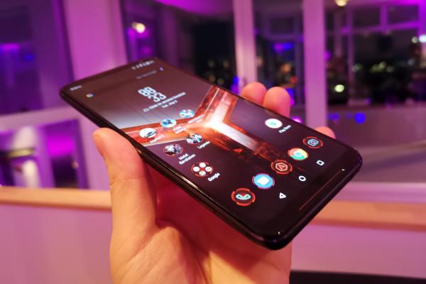 IFA 2019: ASUS ROG Phone II Ultimate Edition a fost anunţat la Berlin, cu 1 TB stocare, extra viteza de conexiune; Am aflat și cât costă