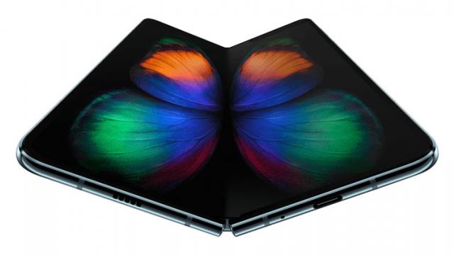 <b>Samsung Galaxy Fold ajunge în magazinele din Coreea de Sud pe 6 septembrie</b>Samsung Galaxy Fold e gata în sfârşit să ajungă în magazine, după câteva luni de amânare. Cele mai noi zvonuri indică faptul că terminalul pliabil va sosi în magazinele din Coreea de Sud pe 6 septembrie. Iniţial ar fi trebuit ca